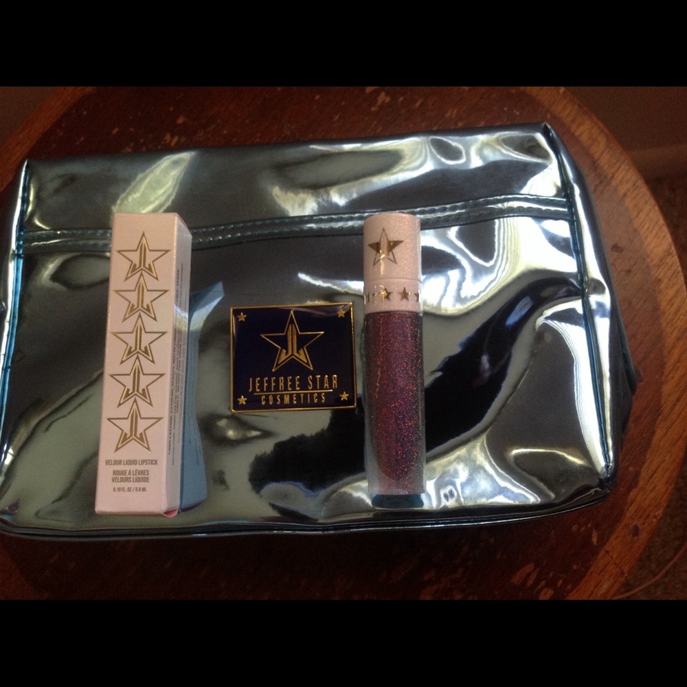 Jeffree Star Lot-velour lipstick & makeup bag